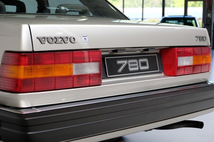 Детали экстерьера Volvo 780 Coupe 1985 года  (фото 52 из 62)